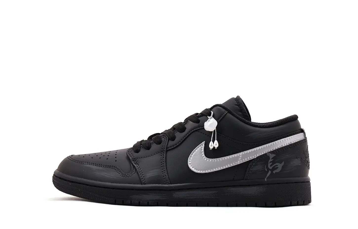 Jordan Air 1 Cushioning, износостойкие низкие кроссовки в винтажном стиле для баскетбола унисекс черный серый
Jordan Air 1 Cushioning, износостойкие низкие кроссовки в винтажном стиле для баскетбола унисекс черный серый