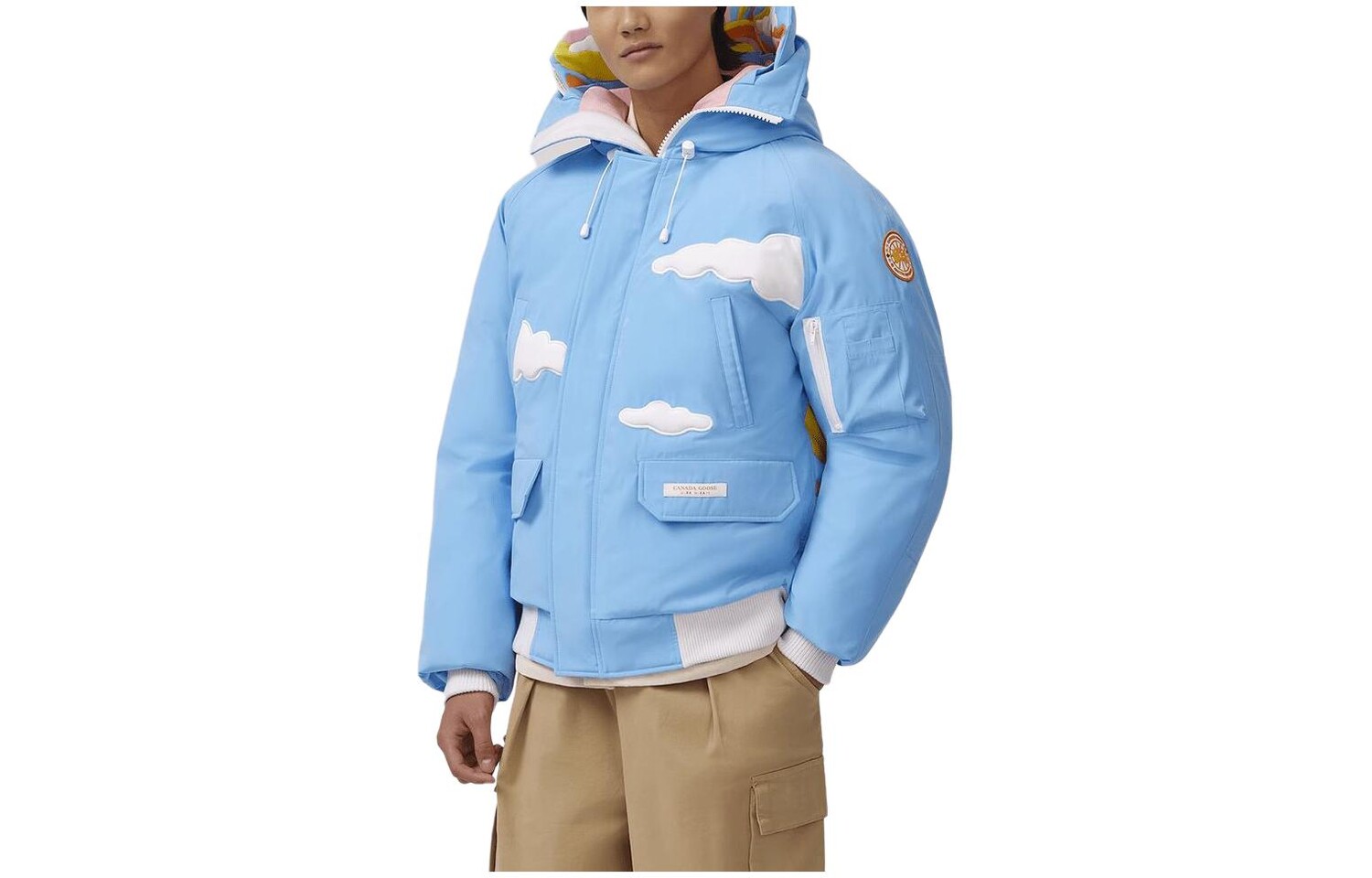 MIRA MIKATI Co-brand пуховик унисекс синий Canada Goose
MIRA MIKATI Co-brand пуховик унисекс синий Canada Goose