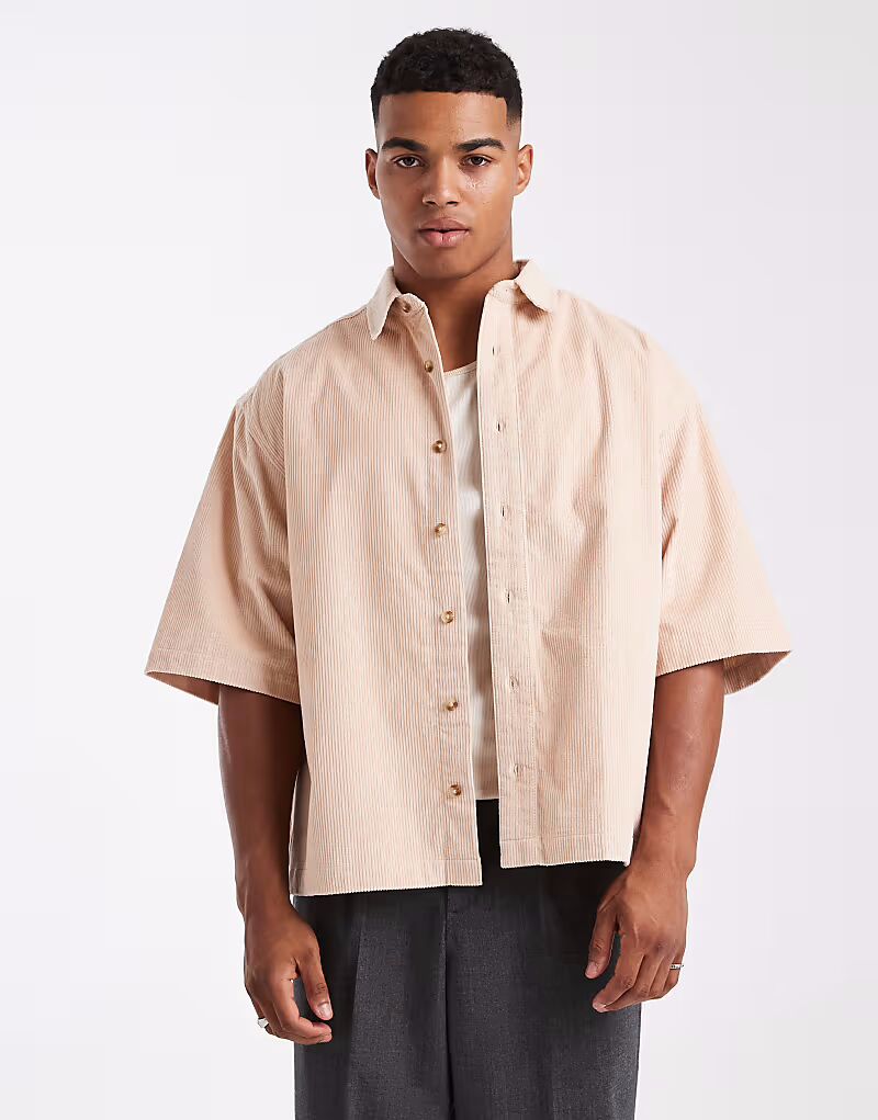 Рубашка свободного кроя из вельвета с значком бежевого цвета Asos Design
Рубашка свободного кроя из вельвета с значком бежевого цвета Asos Design