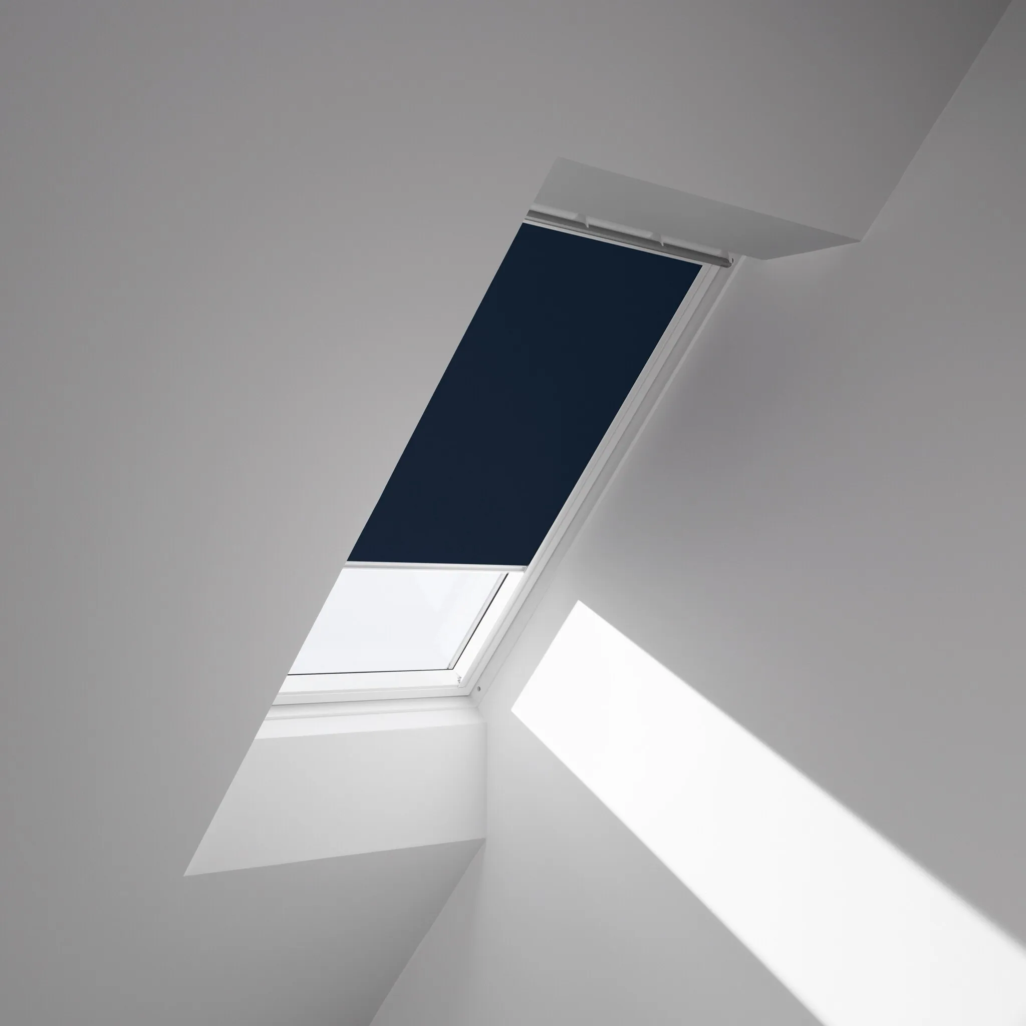 Затемняющие рулонные шторы VELUX «DKL C02 1100SWL», затемнение, затемнение, без сверления, на направляющих, белые направляющие и ручка, цвет Dunkelblau + weiß
Затемняющие рулонные шторы VELUX «DKL C02 1100SWL», затемнение, затемнение, без сверления, на направляющих, белые направляющие и ручка, цвет Dunkelblau + weiß