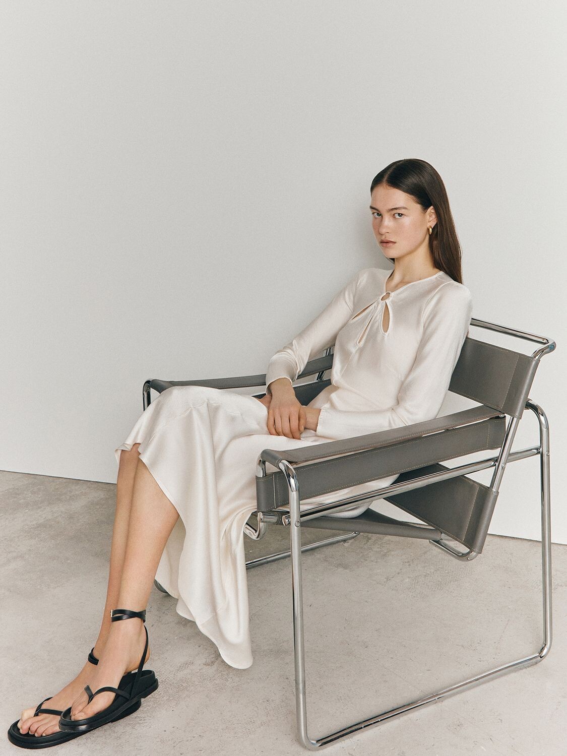 Атласное платье миди Ghost Freya, цвет слоновой кости
Атласное платье миди Ghost Freya, цвет слоновой кости