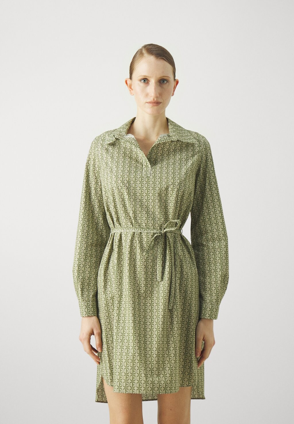 Платье-блузка ROSEMONO Claudie Pierlot, цвет sage
Платье-блузка ROSEMONO Claudie Pierlot, цвет sage