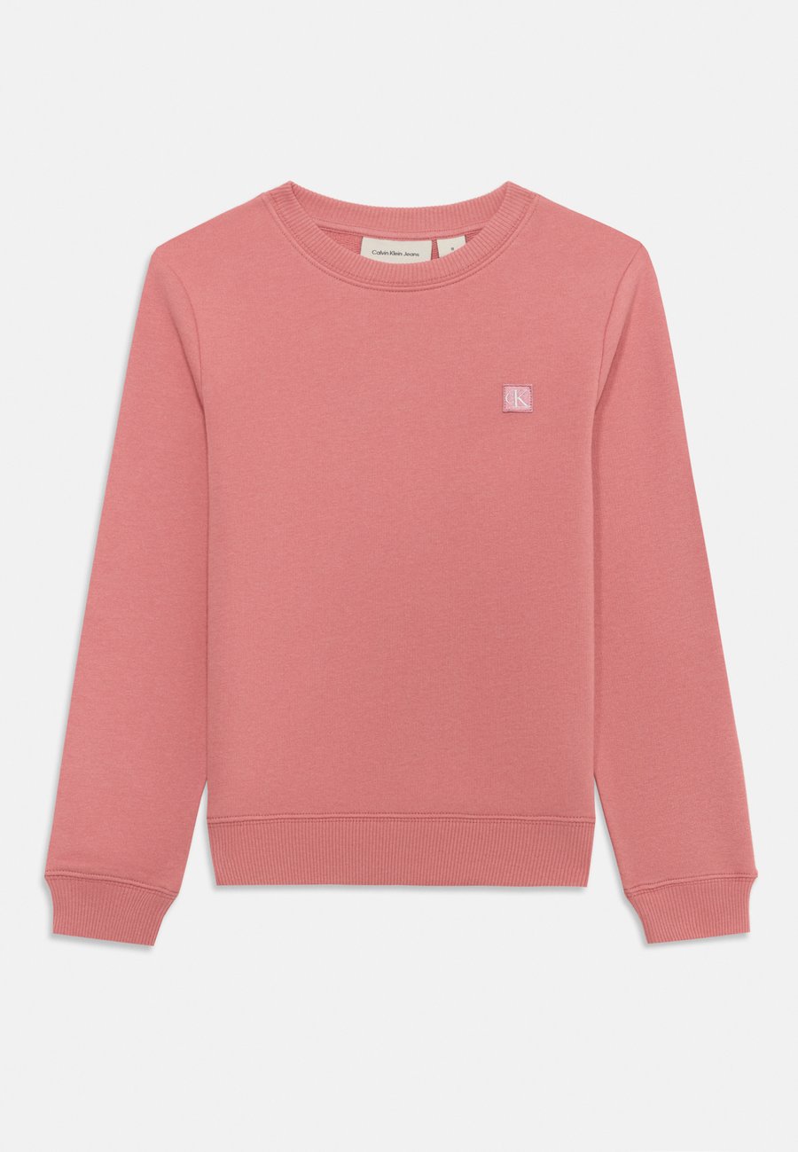 Толстовка Calvin Klein Jeans MONO MINI BADGE UNISEX, Brandied Apricot/Pink
Толстовка Calvin Klein Jeans MONO MINI BADGE UNISEX, Brandied Apricot/Pink