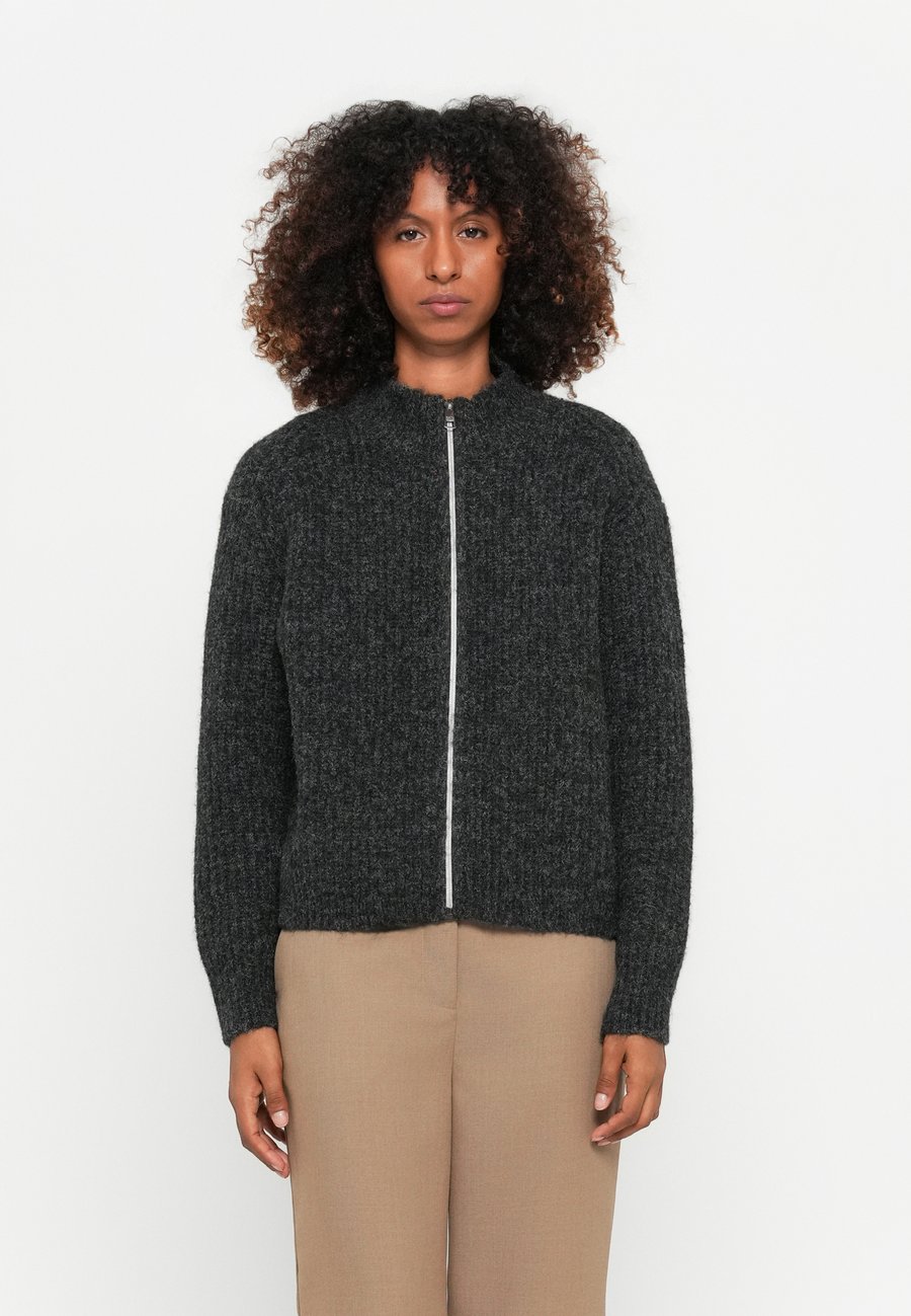 Кардиган TOM TAILOR DENIM HAIRY ZIP CARDIGAN, Shale Grey Melange/Mottled Grey
Кардиган TOM TAILOR DENIM HAIRY ZIP CARDIGAN, Shale Grey Melange/Mottled Grey