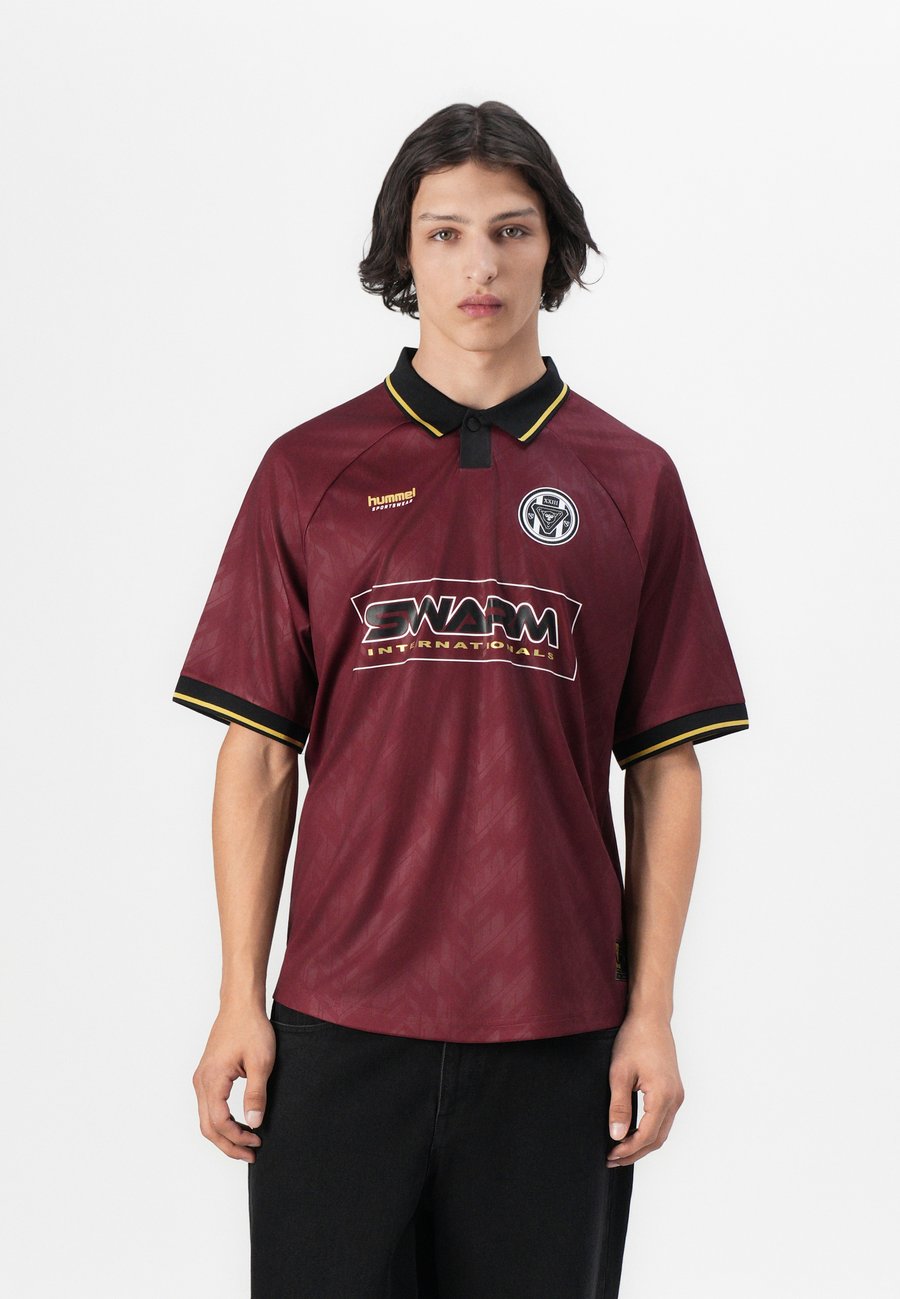 Поло Hummel BAY SOCCER, Syrah/Bordeaux
Поло Hummel BAY SOCCER, Syrah/Bordeaux