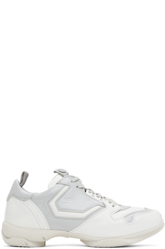 Белые и серые кроссовки Ostro Kiko Kostadinov
Белые и серые кроссовки Ostro Kiko Kostadinov