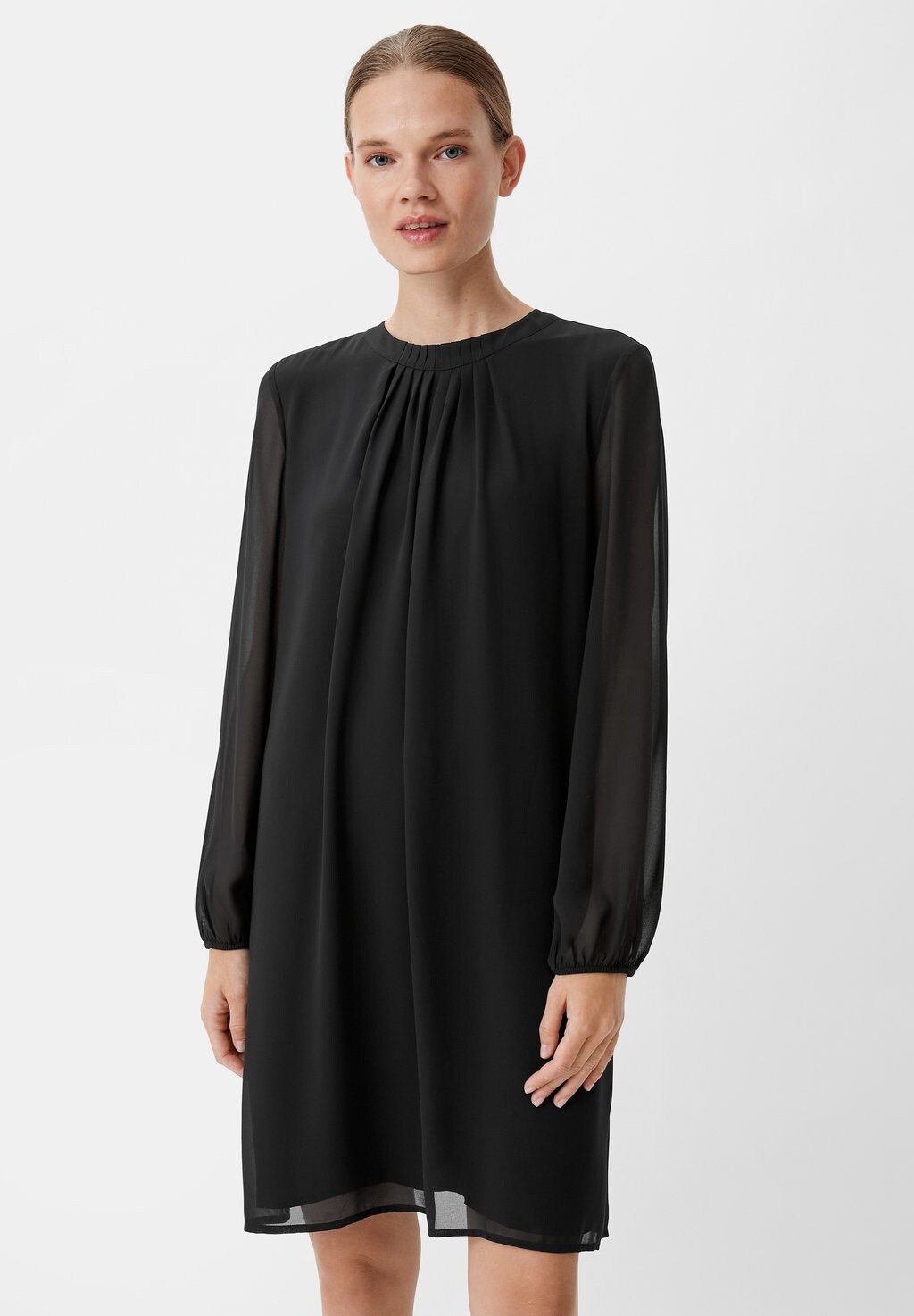 Платье повседневное MIT PLISSEEFALTEN comma, цвет schwarz
Платье повседневное MIT PLISSEEFALTEN comma, цвет schwarz