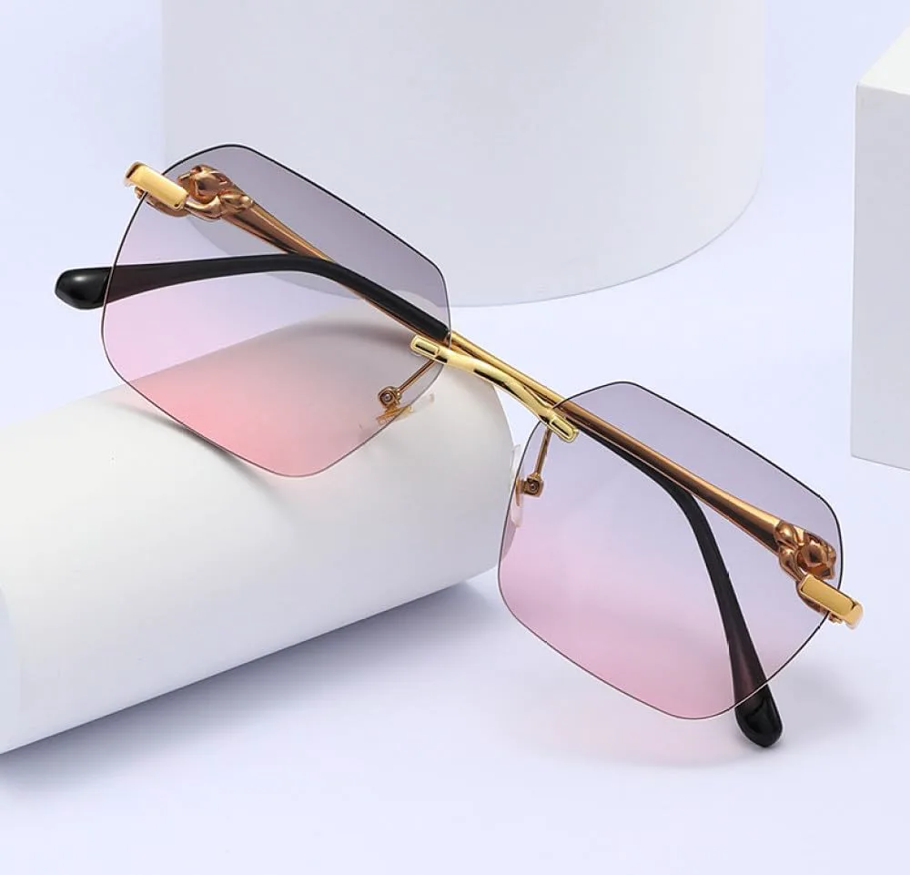 Солнцезащитные очки без оправы с леопардовым принтом 2027 года для женщин и мужчин, в стиле ретро, винтажные, модные, многоугольные MTZJH, C02 Grey Pink
Солнцезащитные очки без оправы с леопардовым принтом 2027 года для женщин и мужчин, в стиле ретро, винтажные, модные, многоугольные MTZJH, C02 Grey Pink