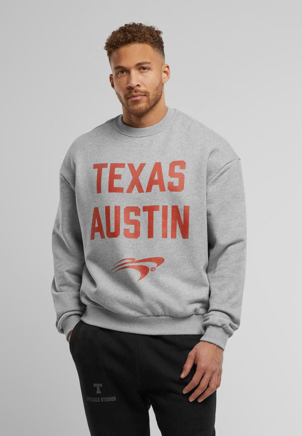 Толстовка Upscale by Mister Tee, серый
Толстовка Upscale by Mister Tee, серый