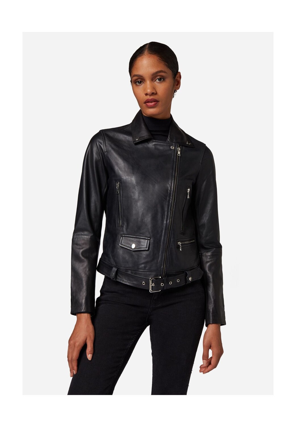 Женская кожаная куртка Venla рокового фасона Perfecto с двусторонним воротником RICANO, черный
Женская кожаная куртка Venla рокового фасона Perfecto с двусторонним воротником RICANO, черный