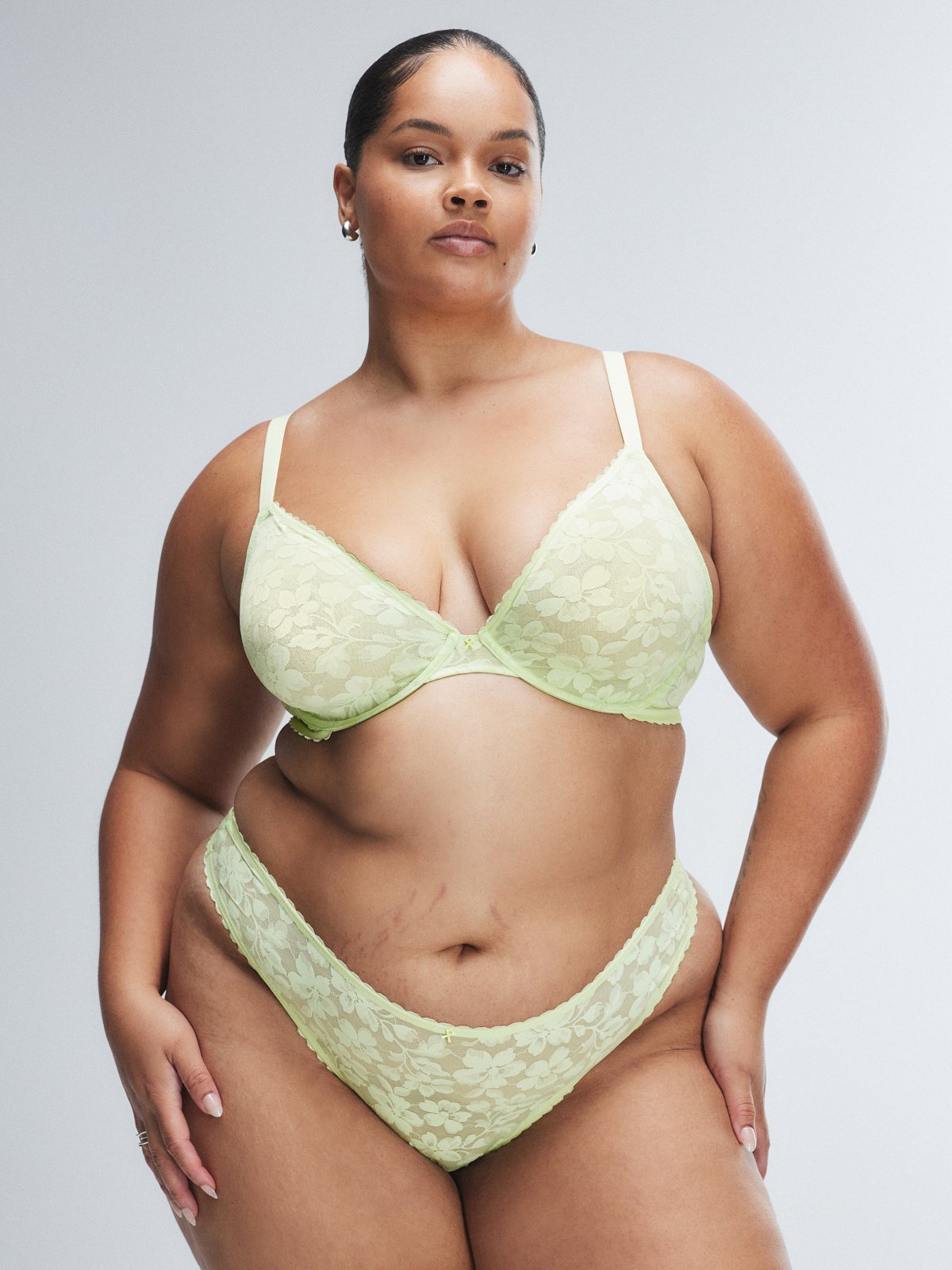 Бюстгальтер с глубоким вырезом Savage X Fenty Lavish Lace Unlined, цвет Pale Green
Бюстгальтер с глубоким вырезом Savage X Fenty Lavish Lace Unlined, цвет Pale Green