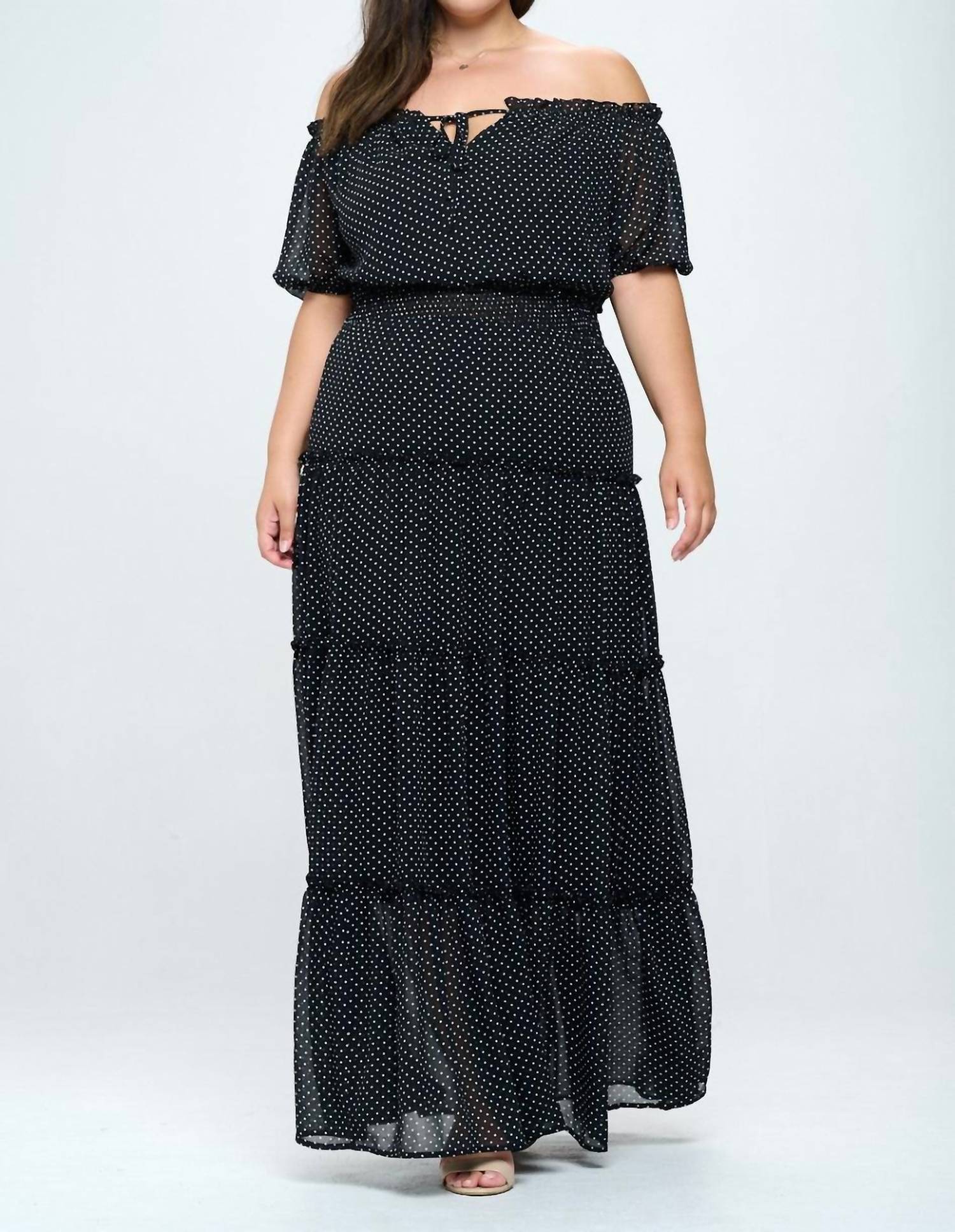 Платье макси Rebecca черного цвета Find Me Plus
Платье макси Rebecca черного цвета Find Me Plus