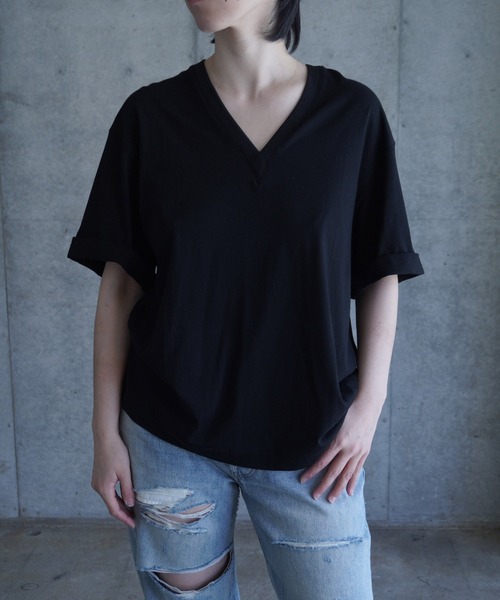 Футболка с V-образным вырезом K3&co., черная
Футболка с V-образным вырезом K3&co., черная