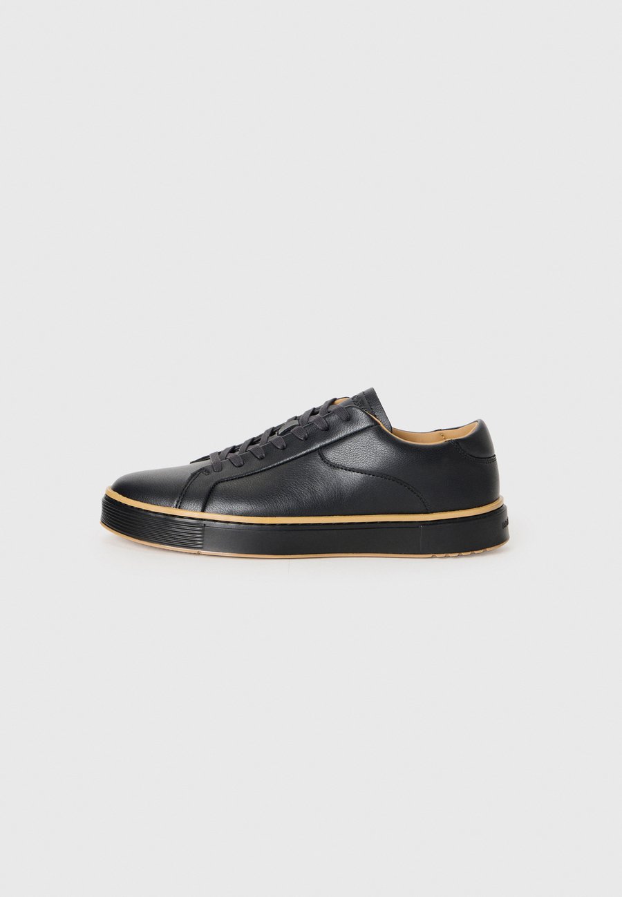 Кроссовки Emporio Armani Trainers, Black
Кроссовки Emporio Armani Trainers, Black