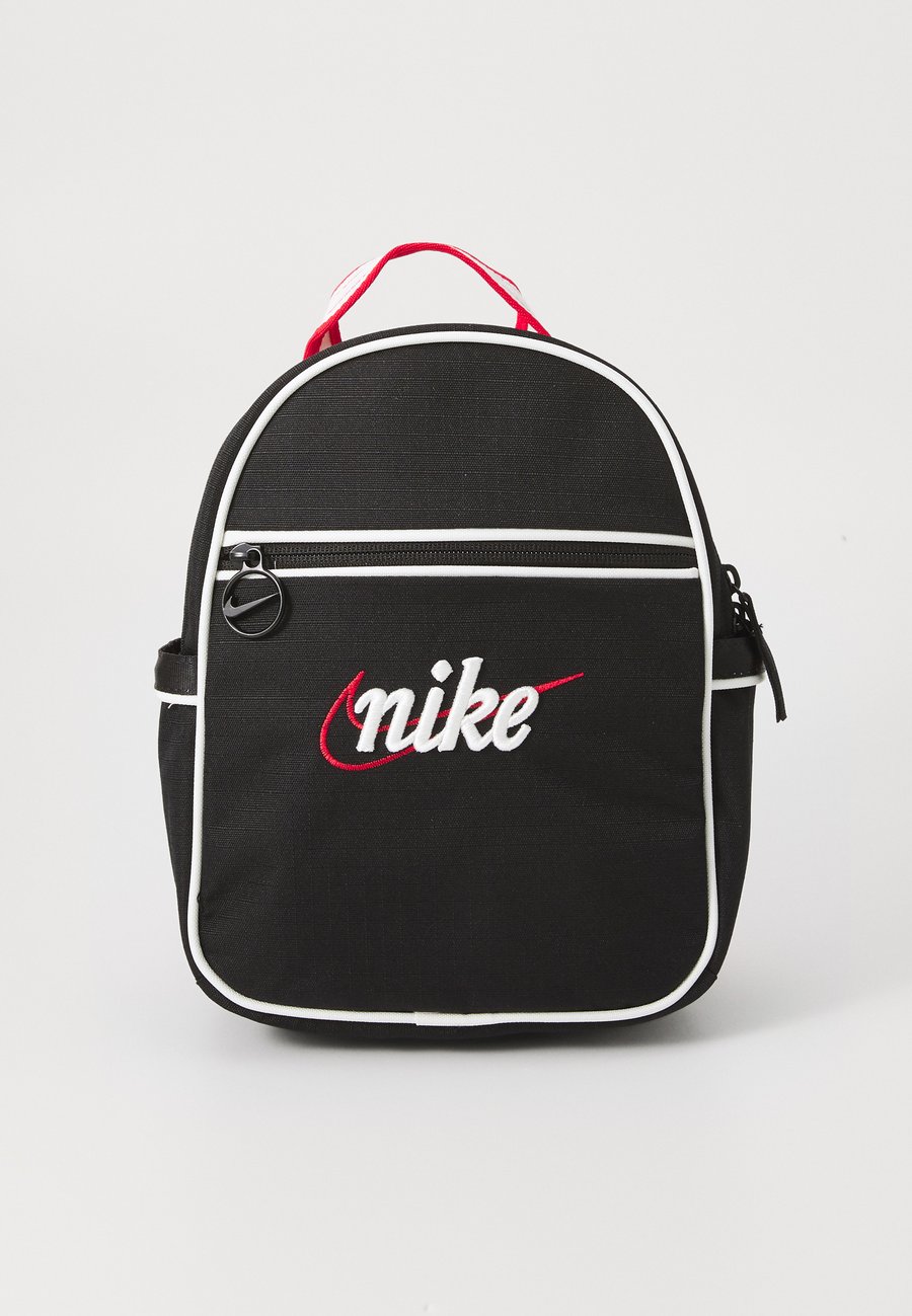 Рюкзак Nike Sportswear FUTURA 365 MINI RETRO UNISEX, Black/University Red/Sail/Black
Рюкзак Nike Sportswear FUTURA 365 MINI RETRO UNISEX, Black/University Red/Sail/Black