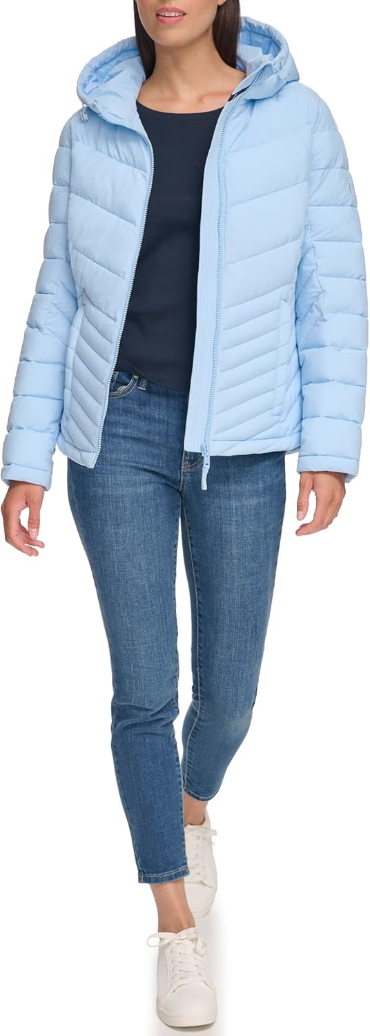 Женская легкая стеганая куртка Tommy Hilfiger Every Day Essential, Endless Sky Blue
Женская легкая стеганая куртка Tommy Hilfiger Every Day Essential, Endless Sky Blue