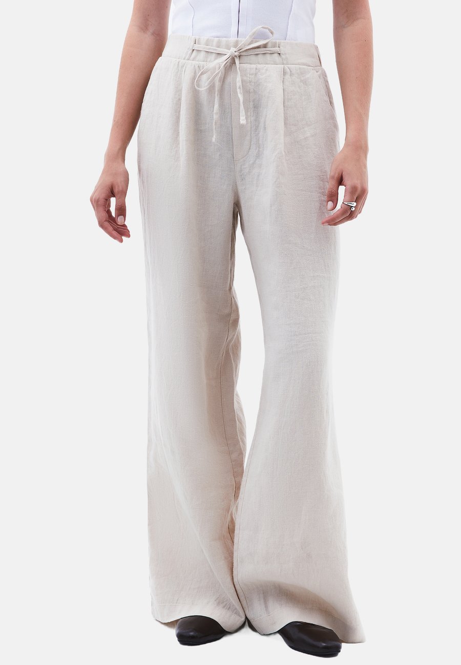 Брюки OXXO HOHE TAILLE, Ancient Scroll/Beige
Брюки OXXO HOHE TAILLE, Ancient Scroll/Beige