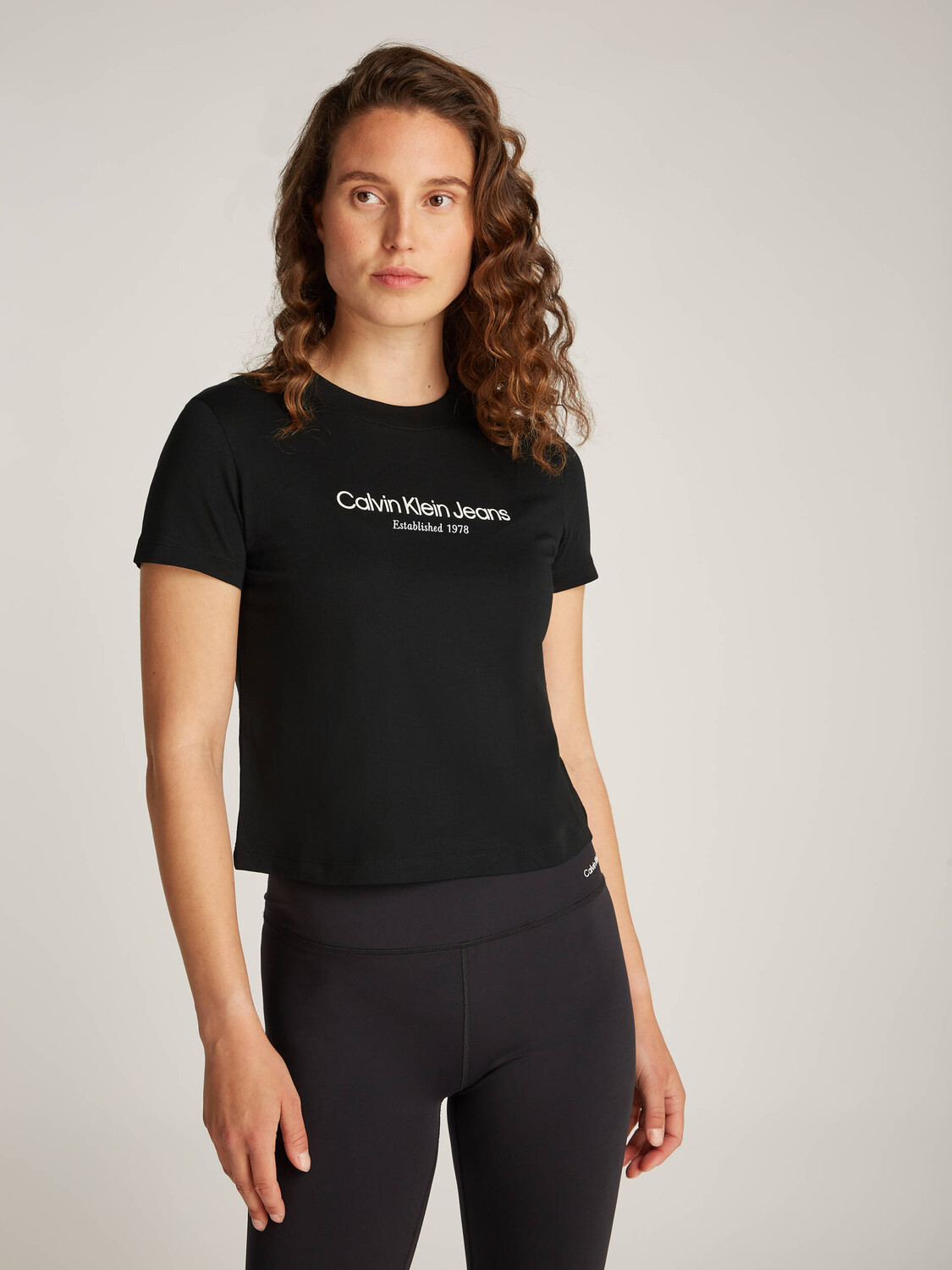 Футболка CALVIN KLEIN JEANS Institutional Regular Fit, черный
Футболка CALVIN KLEIN JEANS Institutional Regular Fit, черный