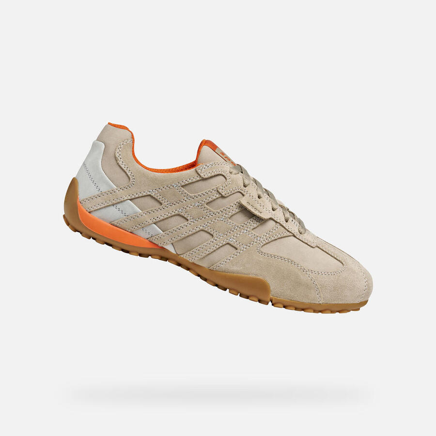 Мужские кожаные кроссовки Geox U Snake Original A SUEDE+NBK U55MNA 022EK C5004 песочного цвета
Мужские кожаные кроссовки Geox U Snake Original A SUEDE+NBK U55MNA 022EK C5004 песочного цвета