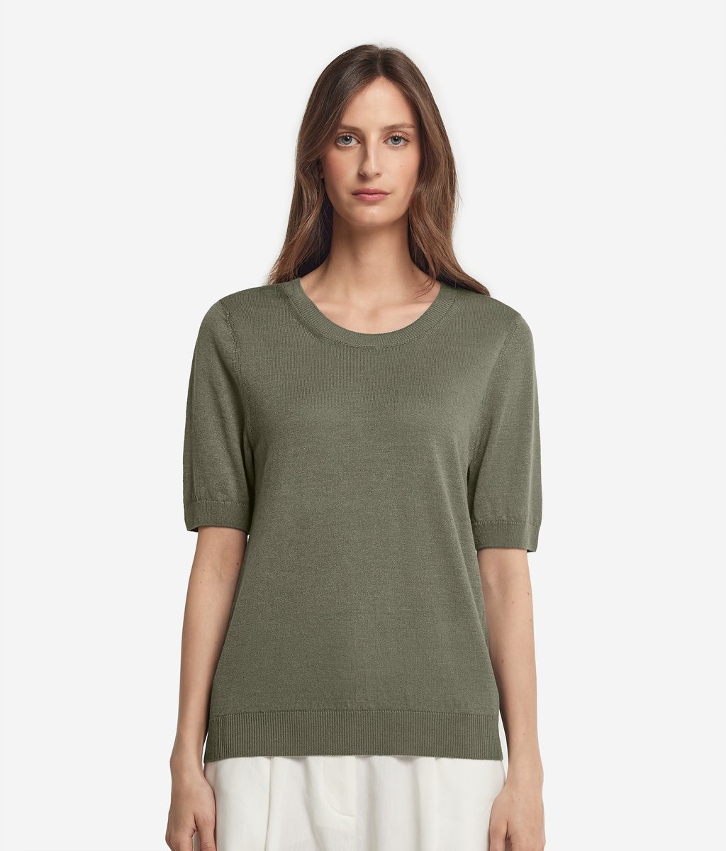 Базовая футболка Falconeri, цвет Grün Fern
Базовая футболка Falconeri, цвет Grün Fern