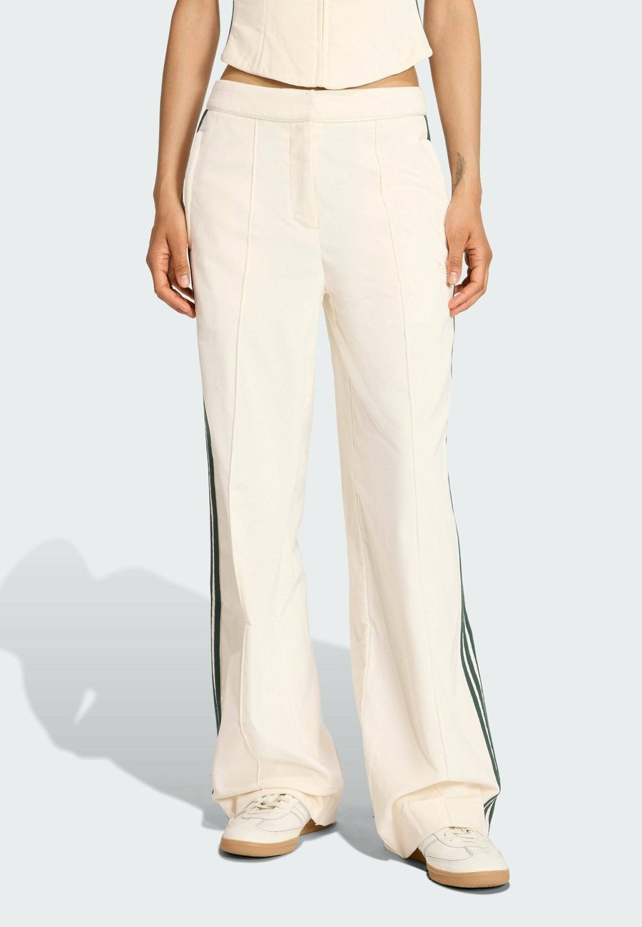 Брюки Adidas Originals Trousers, Chalk White/White
Брюки Adidas Originals Trousers, Chalk White/White