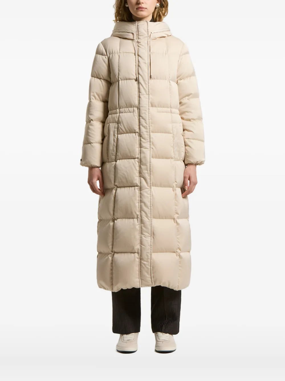 Стеганое пуховое пальто с капюшоном Peserico, нейтральный
Стеганое пуховое пальто с капюшоном Peserico, нейтральный