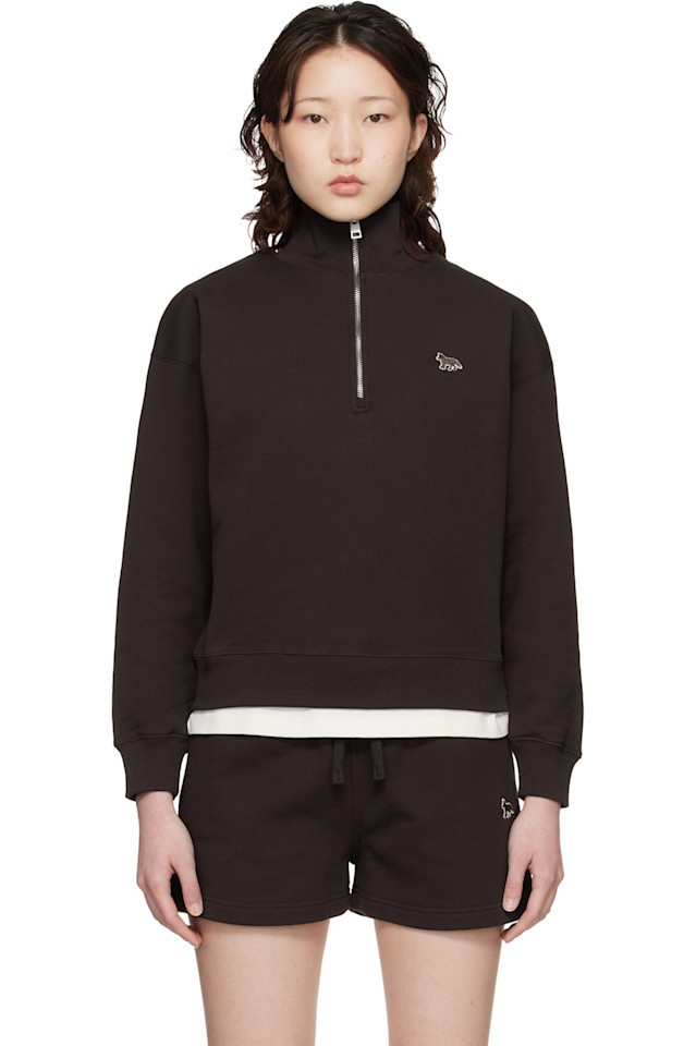 Maison Kitsuné Коричневая толстовка с застежкой-молнией до середины груди, с изображением лисенка
Maison Kitsuné Коричневая толстовка с застежкой-молнией до середины груди, с изображением лисенка