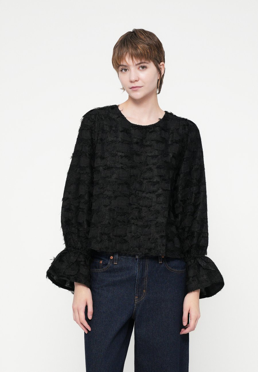 Блуза Object OBJDARIA RE LS O-NECK , Black
Блуза Object OBJDARIA RE LS O-NECK , Black