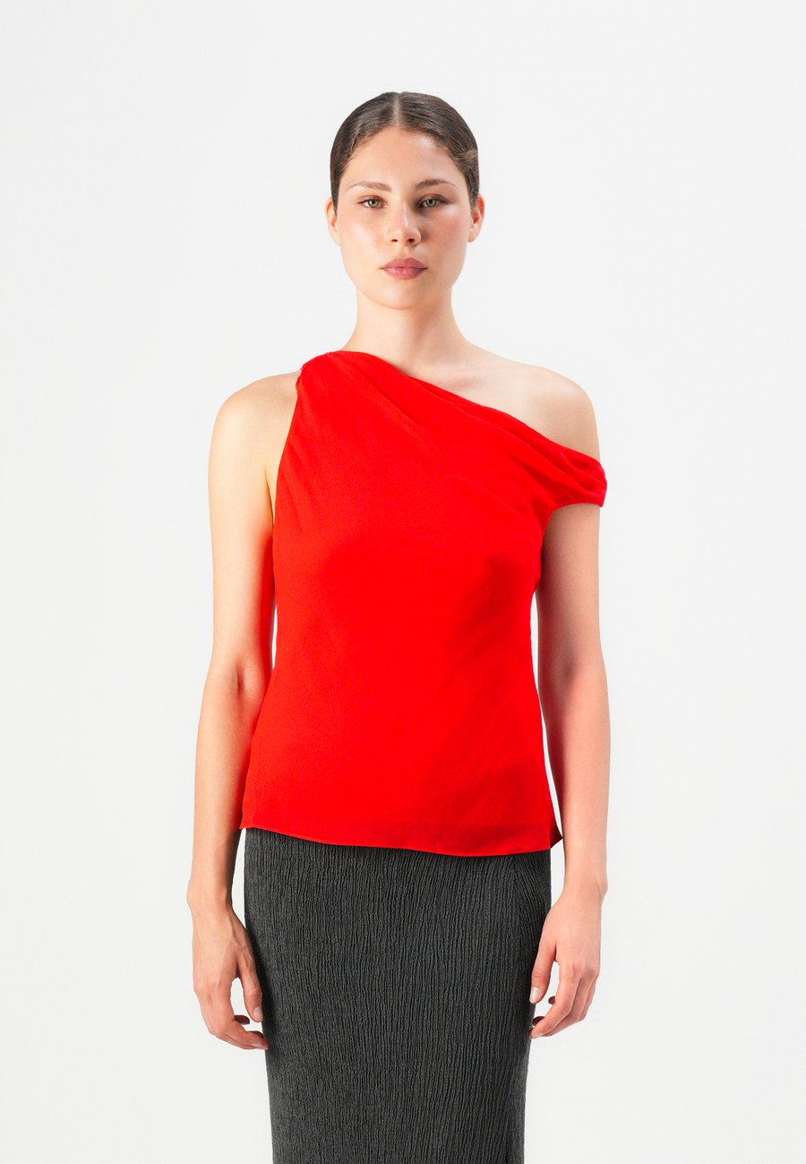 Блуза Bec + Bridge RHONE DRAPE, Chilli/Red
Блуза Bec + Bridge RHONE DRAPE, Chilli/Red