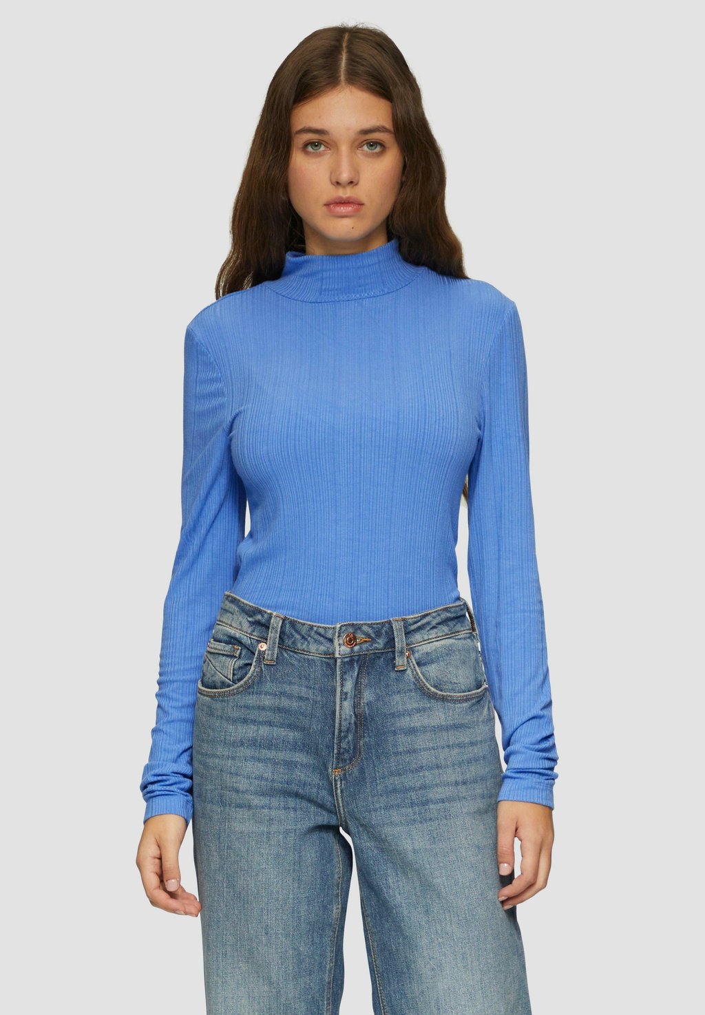 Топ с длинными рукавами QS, светло-голубой
Топ с длинными рукавами QS, светло-голубой