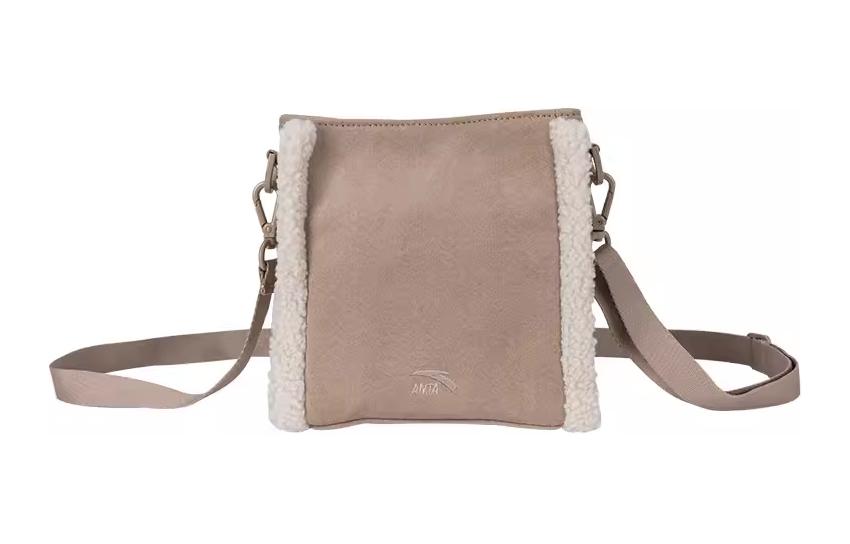 Сумка через плечо из ткани Anta Life Collection, женская, цвета хаки
Сумка через плечо из ткани Anta Life Collection, женская, цвета хаки