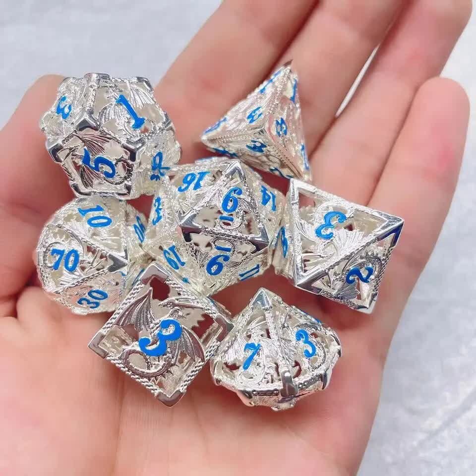 Набор кубиков для ролевой игры «Семь миров», состоящий из 7 металлических кубиков RGFK
Набор кубиков для ролевой игры «Семь миров», состоящий из 7 металлических кубиков RGFK