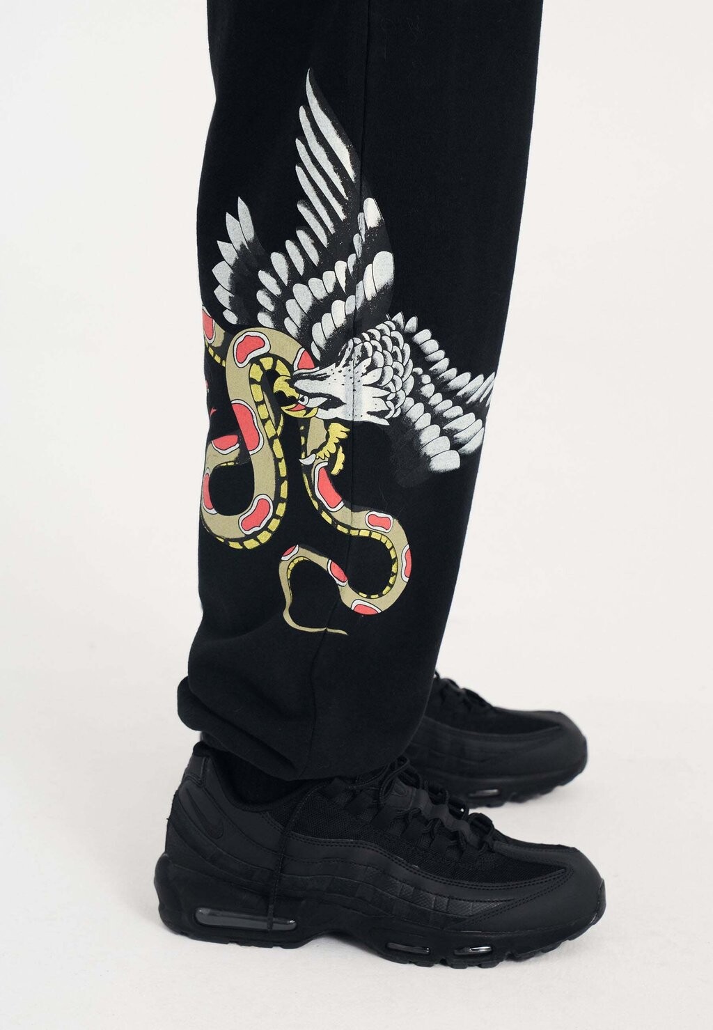 Спортивные брюки SNAKE AND EAGLE Ed Hardy, черный 
Спортивные брюки SNAKE AND EAGLE Ed Hardy, черный