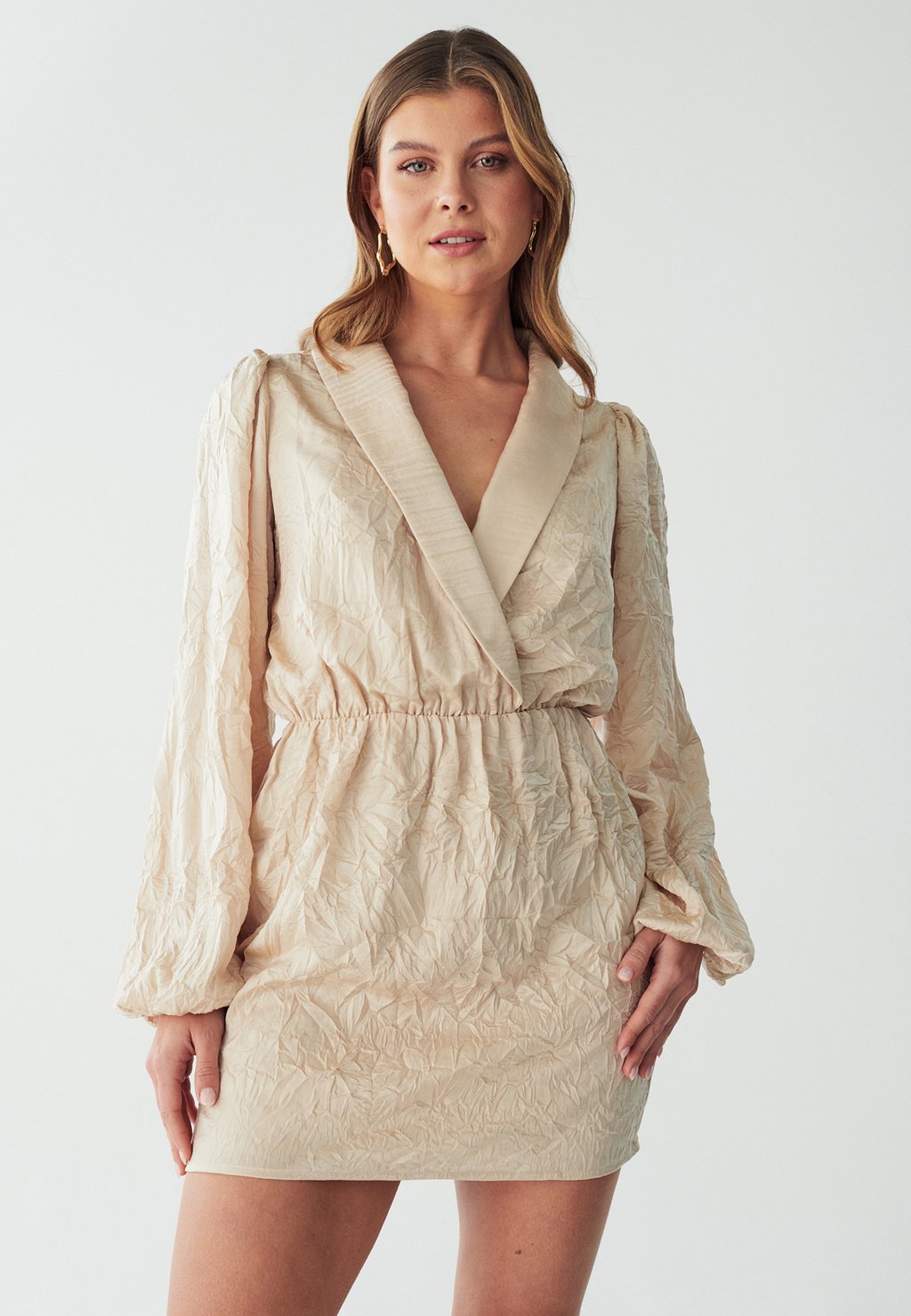 Повседневное платье MARS BWLDR, белый
Повседневное платье MARS BWLDR, белый