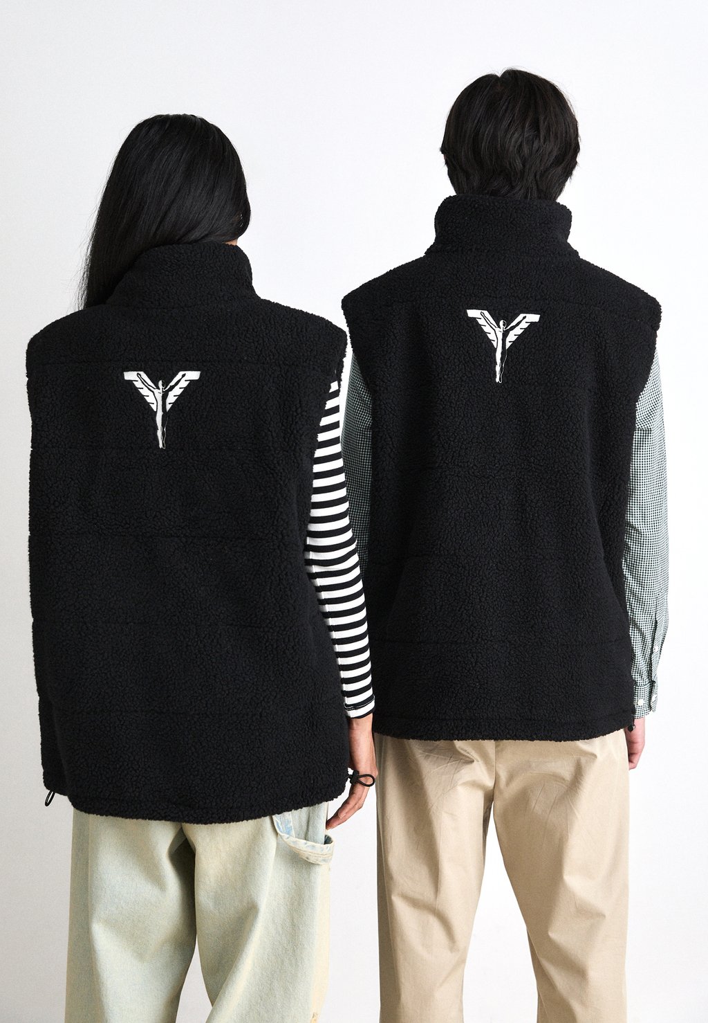 Жилет VEST UNISEX Carlo Colucci, черный
Жилет VEST UNISEX Carlo Colucci, черный