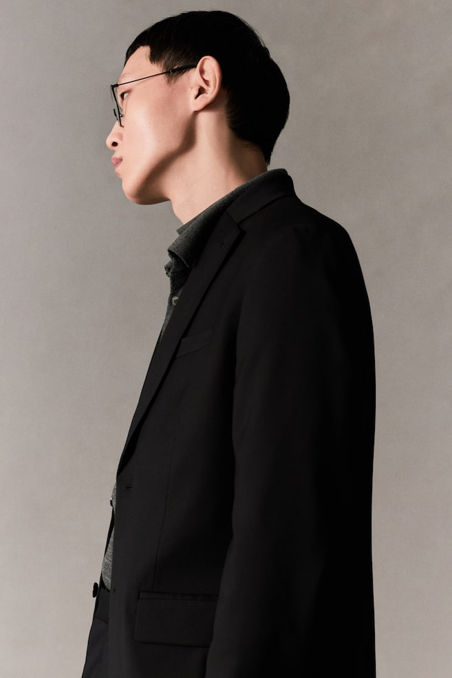 Однобортный пиджак обычного кроя. H&M, черный
Однобортный пиджак обычного кроя. H&M, черный