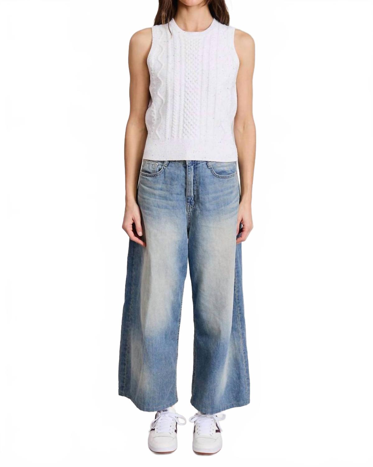 Солнечный жилет-свитер белого цвета Flat белый, белый
Солнечный жилет-свитер белого цвета Flat белый, белый