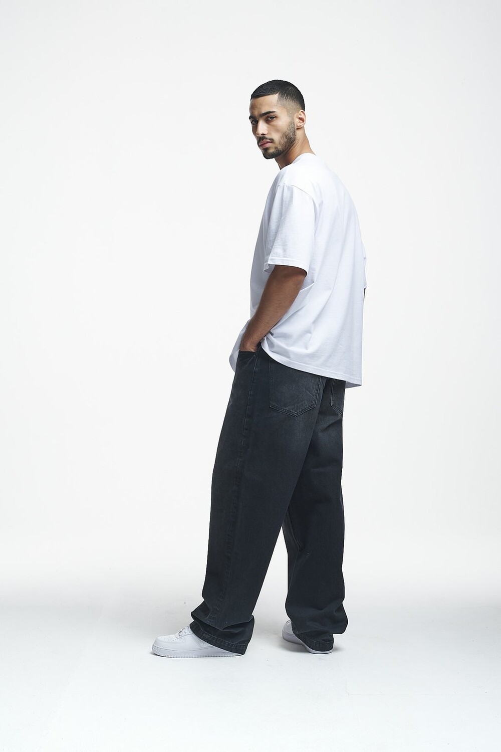 Джинсы свободного кроя Eren Wide Baggy 2Y Studios, стираные черные 
Джинсы свободного кроя Eren Wide Baggy 2Y Studios, стираные черные