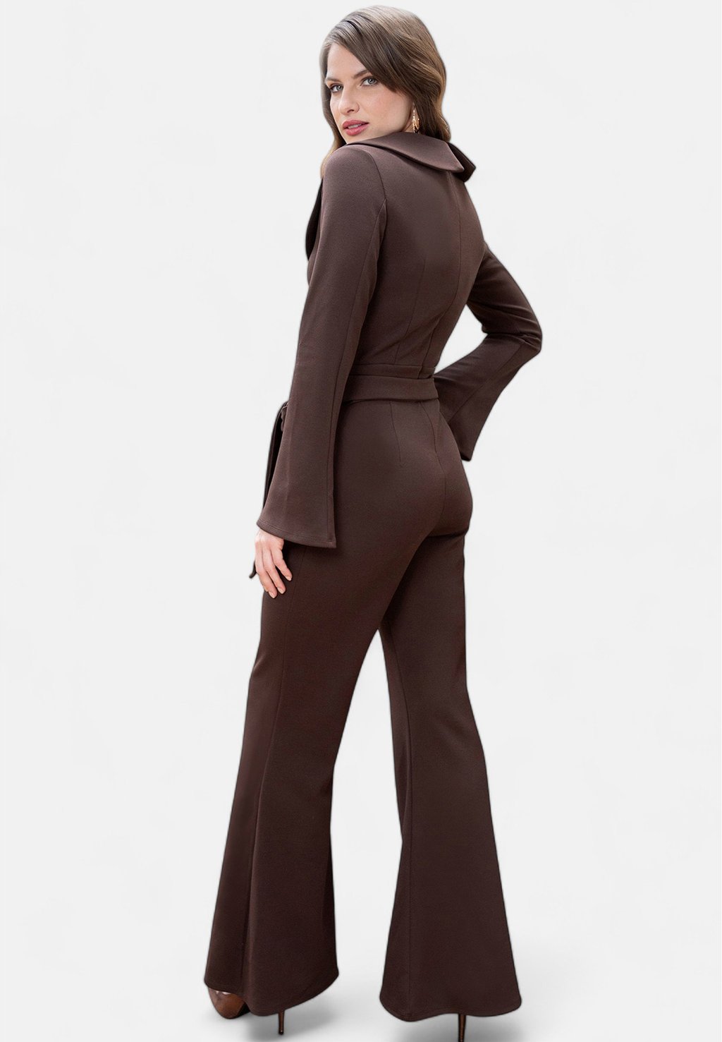 Комбинезон BELL-BOTTOM WITH COLLAR DETAIL HotSquash, коричневый
Комбинезон BELL-BOTTOM WITH COLLAR DETAIL HotSquash, коричневый