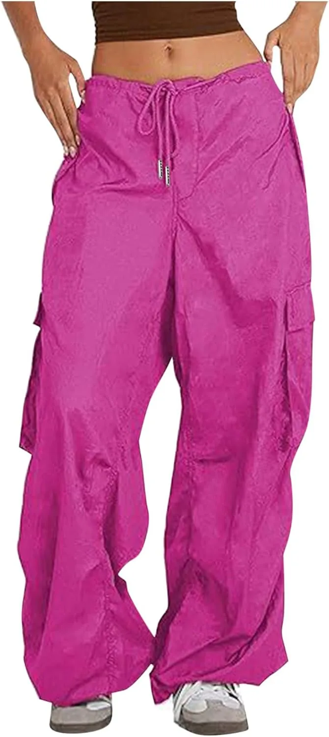 Женские карго брюки с высокой посадкой и широкими штанинами
Женские карго брюки с высокой посадкой и широкими штанинами