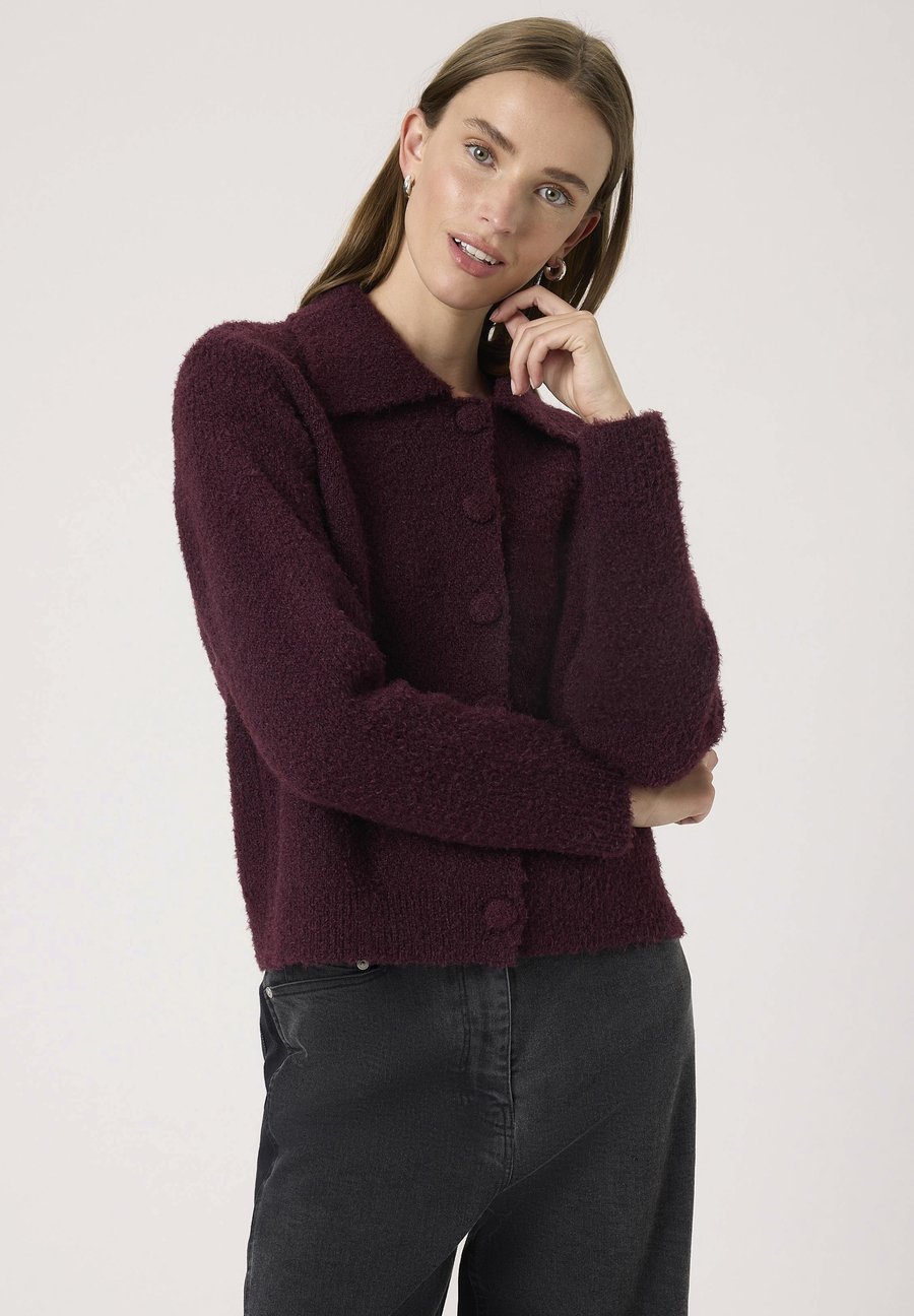 Кардиган Soaked in Luxury SELENE STUDIO, Winetasting/Bordeaux
Кардиган Soaked in Luxury SELENE STUDIO, Winetasting/Bordeaux