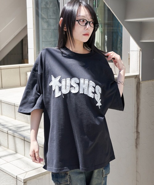 Футболка с графическим принтом и аппликацией WEGO, черный
Футболка с графическим принтом и аппликацией WEGO, черный