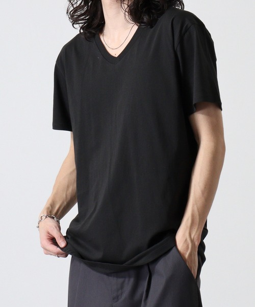 Футболка приталенная с V-образным вырезом TRUSS черная
Футболка приталенная с V-образным вырезом TRUSS черная