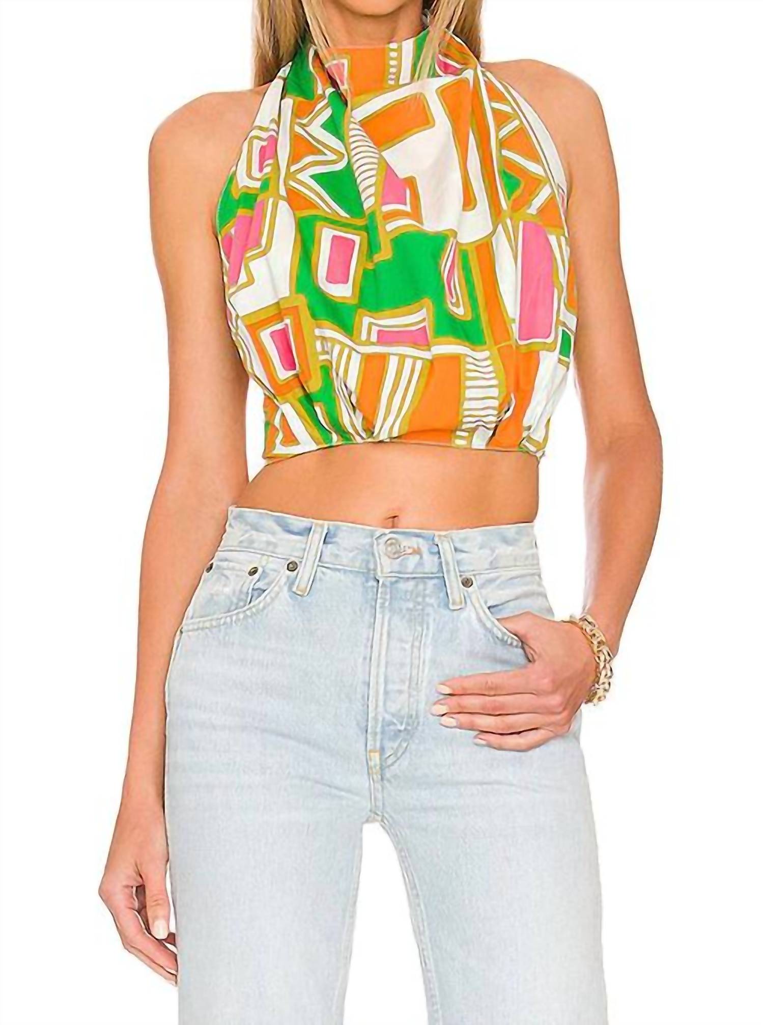 Топ с высоким воротом и открытой спиной в цвете Solstice SWF
Топ с высоким воротом и открытой спиной в цвете Solstice SWF