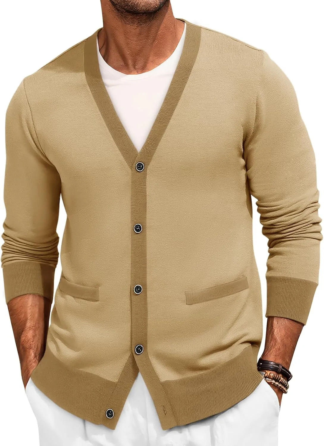 Кардиган Runcati мужской с V-образным вырезом и карманами
Кардиган Runcati мужской с V-образным вырезом и карманами