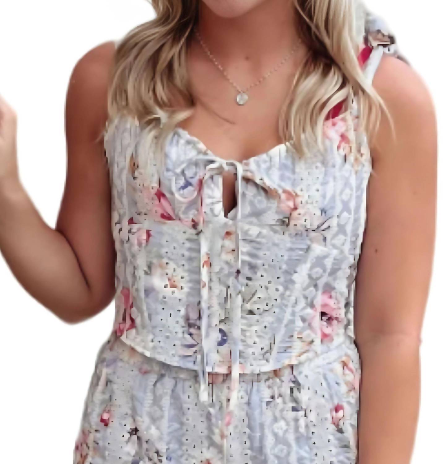 Безрукавный укороченный топ с цветочным принтом и завязкой спереди в синих оттенках Dance & Marvel
Безрукавный укороченный топ с цветочным принтом и завязкой спереди в синих оттенках Dance & Marvel