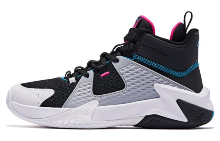 Баскетбольные кроссовки мужские среднего размера, черные/белые/розовые Qiaodan
Баскетбольные кроссовки мужские среднего размера, черные/белые/розовые Qiaodan