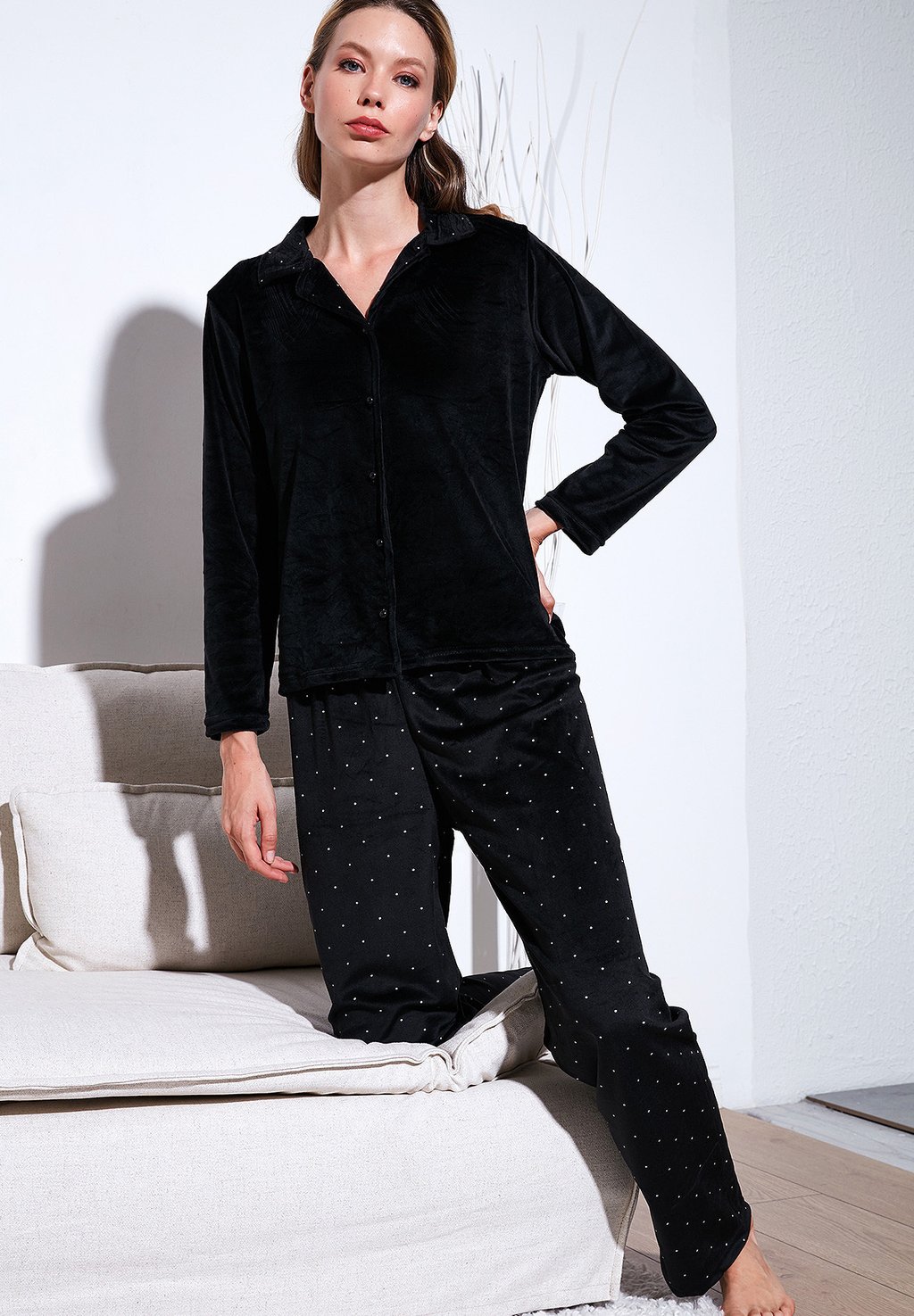 Пижамный комплект SET LELA, черный
Пижамный комплект SET LELA, черный