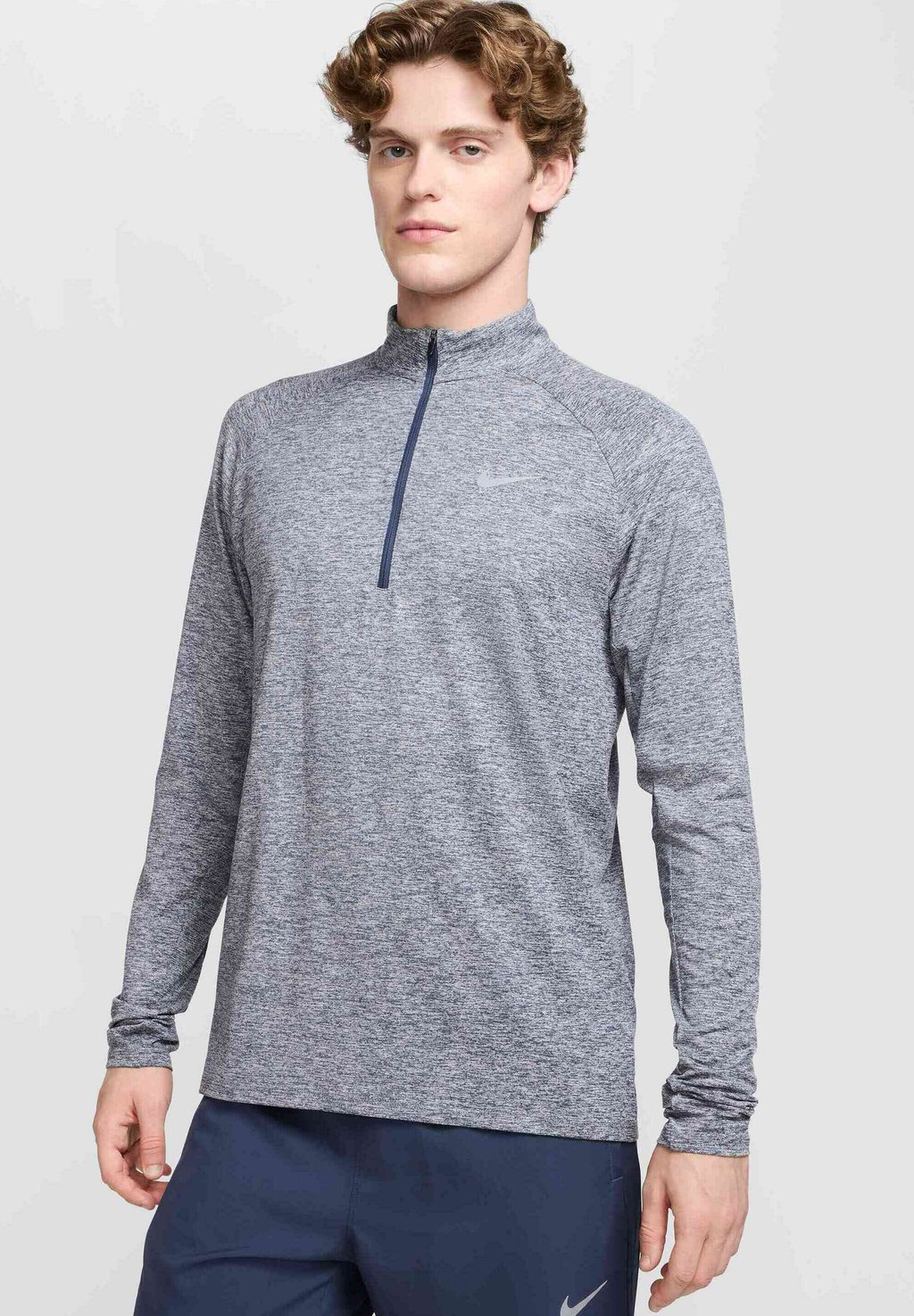 Лонгслив STRIDE MIDLAYER Nike Performance, серый
Лонгслив STRIDE MIDLAYER Nike Performance, серый