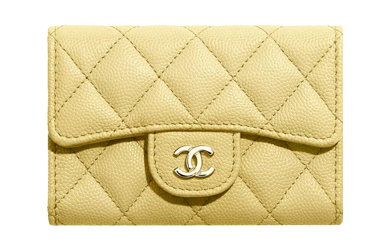 CHANEL Кошелек из зерненой кожи с тиснением, картхолдер, монетница Trumpets, женский, желтый
CHANEL Кошелек из зерненой кожи с тиснением, картхолдер, монетница Trumpets, женский, желтый